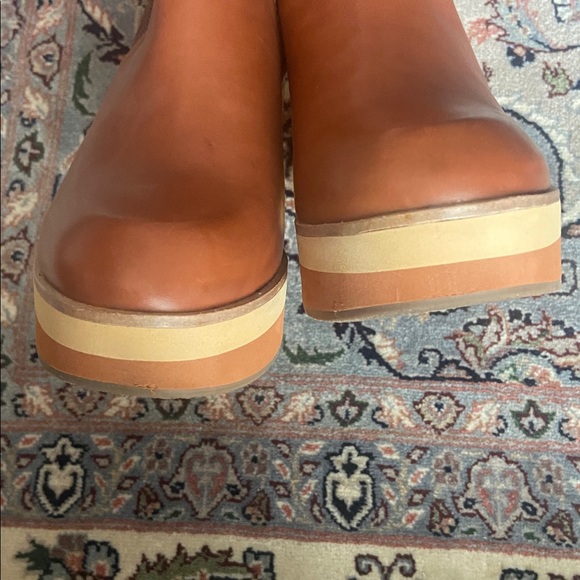 Bernardo Boots Shawnee Chelsea Ankle Booties Block Heel in Chestnut  9 - Picture 5 of 13